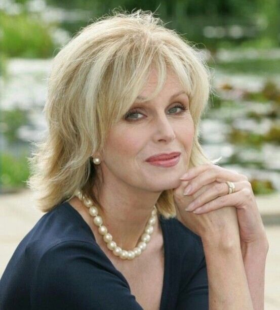 Photo of Joanna Lumley